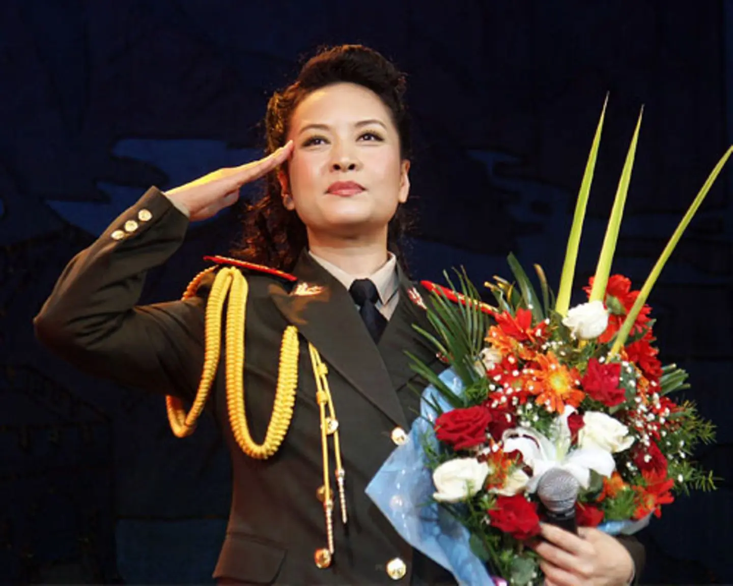 peng-liyuan-uniform