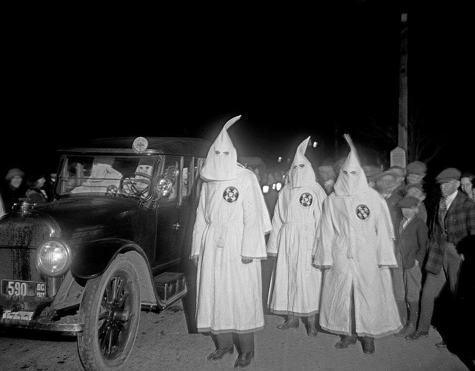 Ku_Klux_Klan_Virginia_1922_Parade