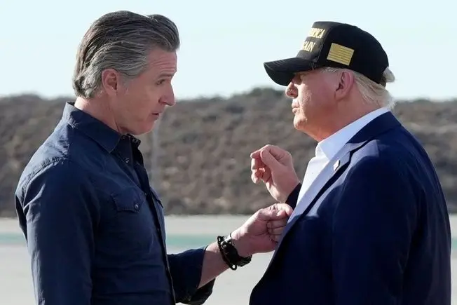 تفاخر ترامپ به قیمت لباس زیر مردانه | فرماندار، دونالد را رسوا می‌کند