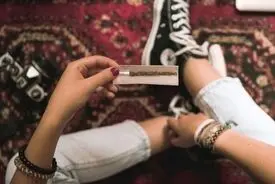 من ۲۰ سال «علف» کشیدم | کاش در ۱۳ سالگی این چیزها را می‌دانستم