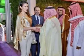 جنجال  لباس خانم سفیر در مراسم افطار