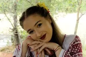 مرگ ناگهانی خواننده ۱۷ ساله بر اثر سکته مغزی لحظاتی پیش از اجرا