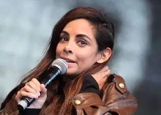 بازیگر زن مشهور، مزاحم آنلاین جنسی‌اش را پیدا کرد: شوهرش! 