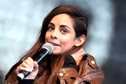 بازیگر زن مشهور، مزاحم آنلاین جنسی‌اش را پیدا کرد: شوهرش! 