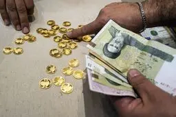 حقوق در ترازوی طلا | با یک ماه حقوق ۲۰ سال پیش چند گرم طلا می‌شد خرید؟