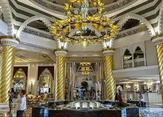 تصویر پناهگاه بچه پولدارهای دوبی جنجالی شد 