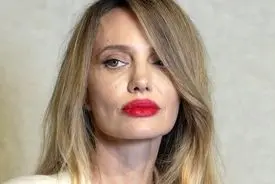 جنجال چهره عجیب آنجلینا جولی در چین | این آنجلینا نیست! 