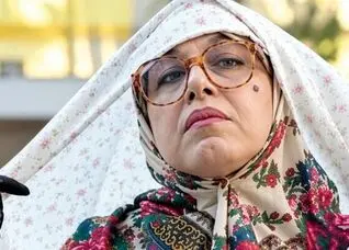 لباس زنانه به تن مردان؛ روشی که انگار خوب می‌خنداند | «خانوم والده» رکورد زد!