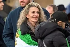 پایان زندگی مخفیانه فرحناز | خواهر رضا پهلوی بعد از ۱۵ سال دیده شد