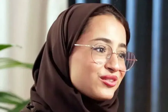 این زن اماراتی اینفلوئنسر طرفدار اسرائیل است | حالا همه دارند او را مسخره می‌کنند  