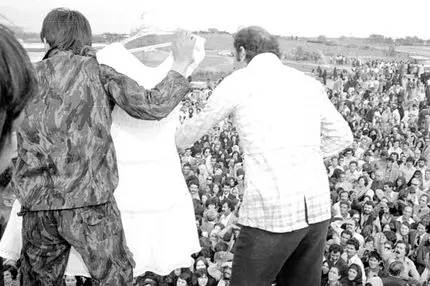 حراج لباس‌های خواهر محمدرضا پهلوی در کرج