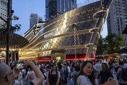 کشتی لوئیس ویتون؛ فروشگاهی فراتر از تجمل