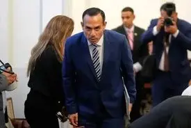 رئیس‌جمهور برکنار می‌شود چون با تاجران چینی دیدار کرده!