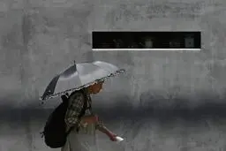 رونمایی از «یخچال مخصوص انسان» | راهکار ژاپن برای مقابله با گرما
