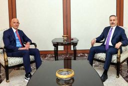 راز کفش‌های فرستاده آمریکا | چه چیزی پنهان شده بود؟ | جاسوسی با کتانی