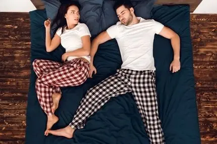 «طلاق خواب»؛ آیا جدا خوابیدن زوج‌ها کیفیت رابطه را بهبود می‌دهد؟