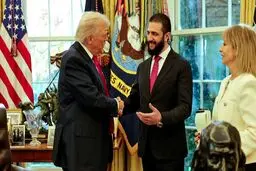 یادداشت خجالت‌آور و هدیه بی‌مزه ترامپ به جولانی فاش شد