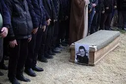 چرا هنرمندان به خاکسپاری رضا رویگری نرفتند؟ | یک انتقام خاموش؟