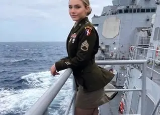 شیفتگی ترامپ و حامیانش نسبت  به یک سرباز زن در تنگه هرمز | جسیکا فاستر کیست؟