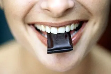 آیا شکلات تلخ واقعاً برای شما مفید است؟