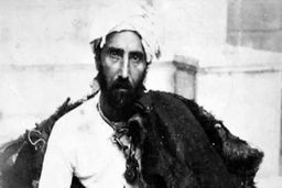 داستان اولین ترور سیاسی در تاریخ معاصر ایران / تبعیدی استانبول، چرا شاه ایران را کُشت؟