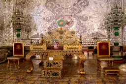 همه‌چیز درباره جواهرات ملی ایران؛ از دریای نور و تاج کیانی تا تخت طاووس و سپر آراسته نادرشاه