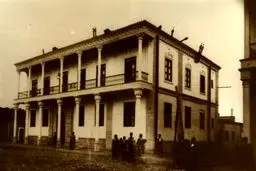 ایرانی ها از چه زمانی صاحب هتل شدند؟ / شورش مهاجر قفقازی علیه فرهنگ کاروانسرایی ایران