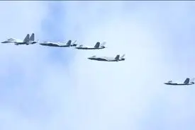 چین رقیب جنگنده اف-۳۵ آمریکا را به نمایش گذاشت