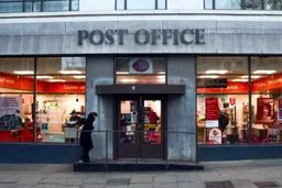 یک ماجرای عجیب | اداره پست اشتباه کرد؛ ۱۳ نفر خودکشی کردند!