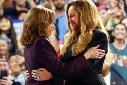 پاپوش ترامپ برای خواننده مشهور | بیانسه پول گرفته تا برای هریس بخواند!