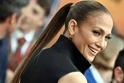 شکایت از جنیفر لوپز به دلیل انتشار عکس‌هایش در فضای مجازی