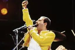 راز بزرگ «کویین» فاش شد | دختری که 48 سال مخفی نگه داشته شد