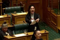 رقصی که کار دست نماینده مجلس داد