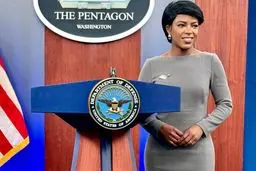 چشم‌چران کاخ | چشم ترامپ به دنبال زن خبرنگار در اتاق شخصی!