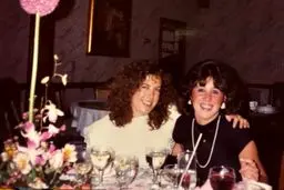 چطور با غم از دست دادن یک دوست قدیمی سر کنیم؟