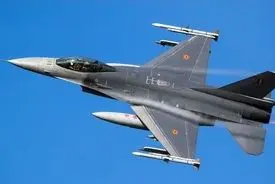 برخورد فرازمینی یک جنگنده اف 16 آمریکایی