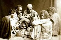 بازخوانی جنگ تریاک در ایران، روایت تاریخی یک ماده تلخ؛ از سلطه استعماری تا بحران اجتماعی