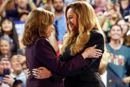 ترامپ از اسکاتلند «بیانسه» خواننده را تهدید کرد