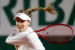 پایان راه دختر زیباروی تنیس کانادا | جینی بوشار راکتش را آویخت