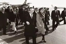 آمریکا و انگلیس چگونه پشت محمدرضا پهلوی را بعد از فرار از ایران خالی کردند؟