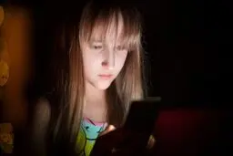 چگونه از کودکان در برابر پورنوگرافی محافظت کنیم؟