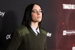 مزاحم همیشگی بیلی آیلیش خواننده مشهور کشته شد