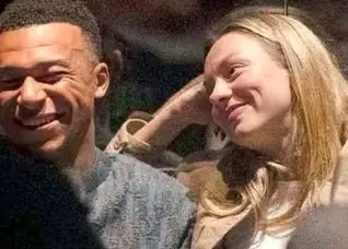 بازیگر زن مشهور با کیلیان امباپه به نامزد خود خیانت کرد