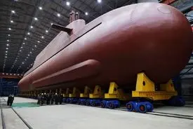 لرزه به تن غرب | رونمایی از زیردریایی هسته‌ای کره‌شمالی