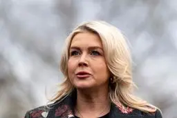 تمسخر پست کارولین لیویت درباره موفقیت در جنگ!