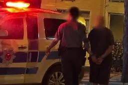 تاجر مشهور با دو پسر نوجوان در اتاق هتل بازداشت شد