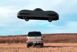 رونمایی از خودرویی که پرواز می‌کند