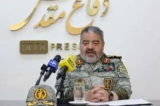 واکنش عجیب فرمانده پدافند غیرعامل به استفاده از اسمارت فون |  مگر تلویزیون هوشمند در خانه ندارید؟!