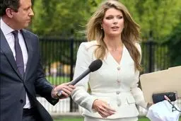 رونمایی از زن بلوند تازه در تیم ترامپ!