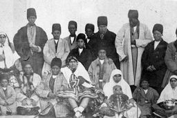 پسر آخرین پادشاه زندیه، ولیعهدی که خواجه حرمسرا شد